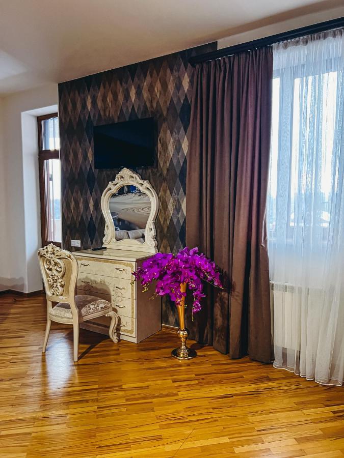 Castle Family Hotel Jerevan Eksteriør billede