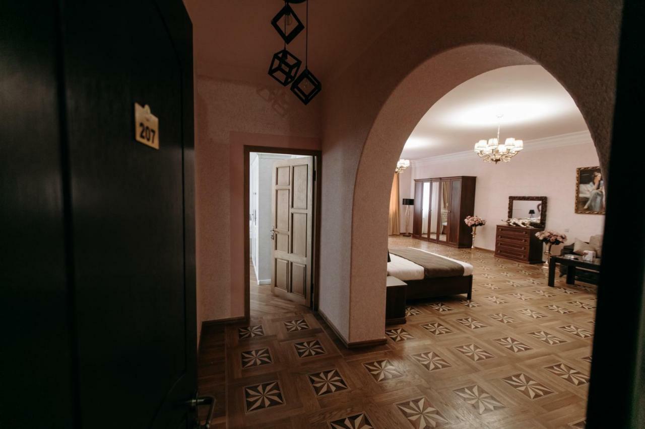 Castle Family Hotel Jerevan Eksteriør billede