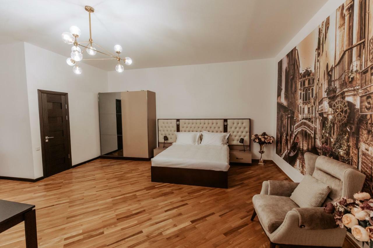 Castle Family Hotel Jerevan Eksteriør billede